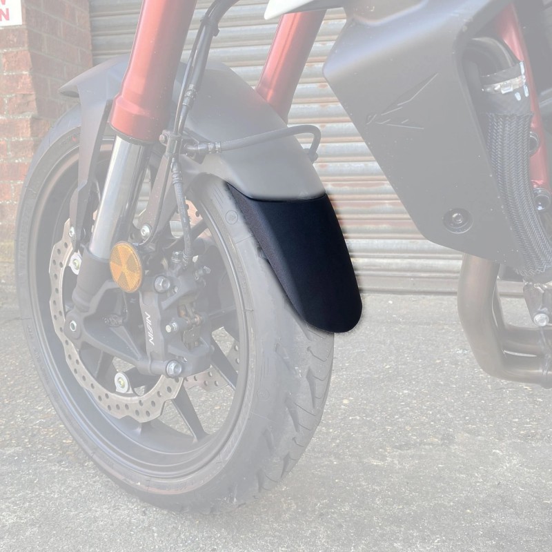 051945 : Pyramid Front Fender Extender Honda Hornet CB750