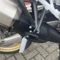 VSVV-6MM : Einstellbares Bruudt Beifahrer-Fußrasten Kit Honda Hornet CB750