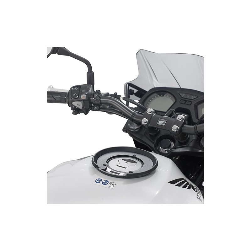 BF30 : Givi BF30 tank lock mount Honda Hornet CB750