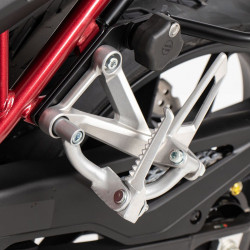 FS421595410009 : Hepco-Becker Passenger Footpeg Lowering Kit Honda Hornet CB750